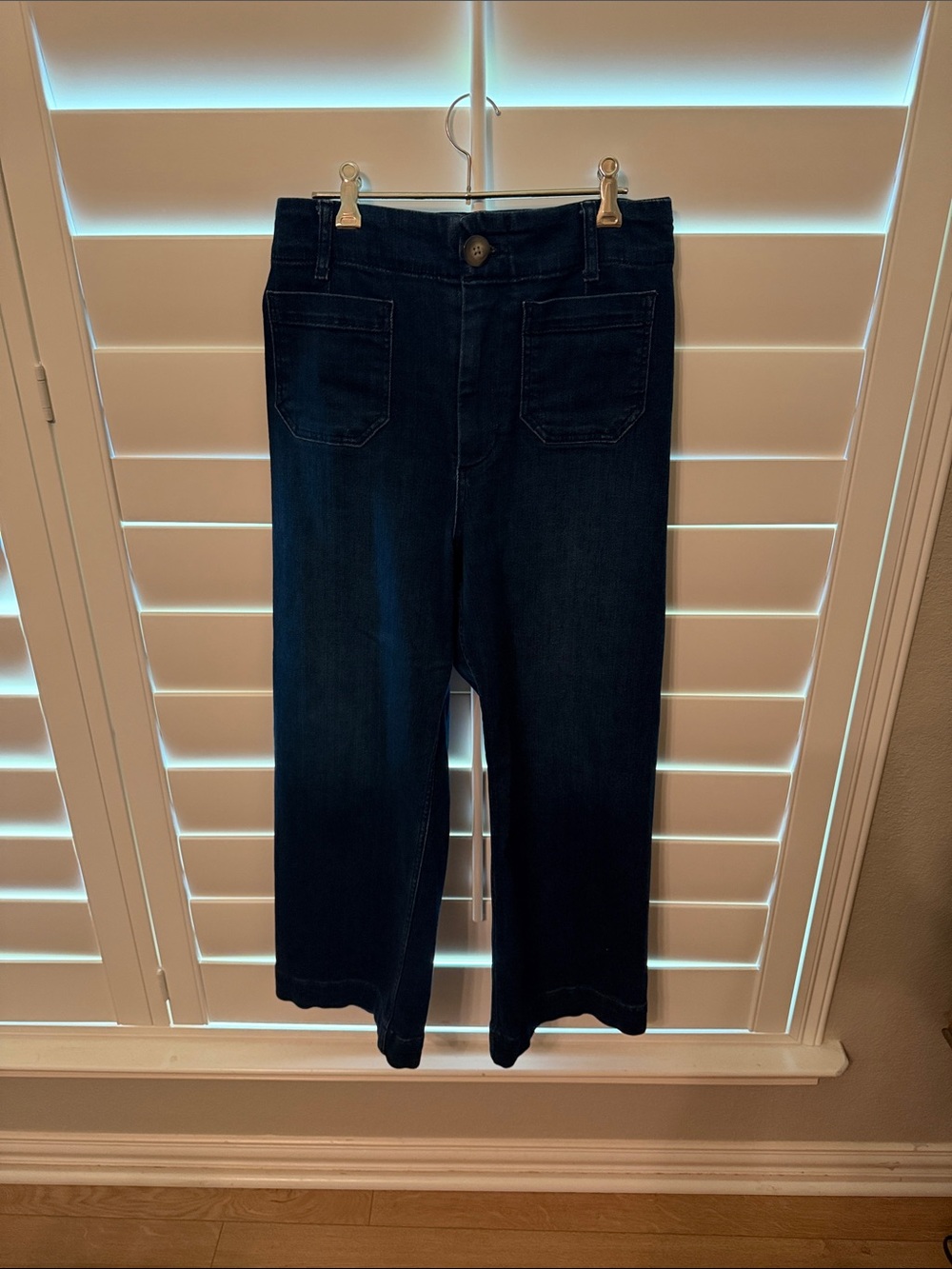 High-Rise Dark Blue Wide-Leg Jeans with Front Patch Pockets